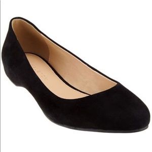 🆕 H BY Halston || Black Suede Covered Heel Flats